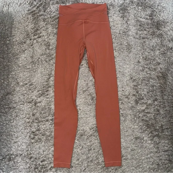 Lululemon Cross Leggings - Picture 2 of 13